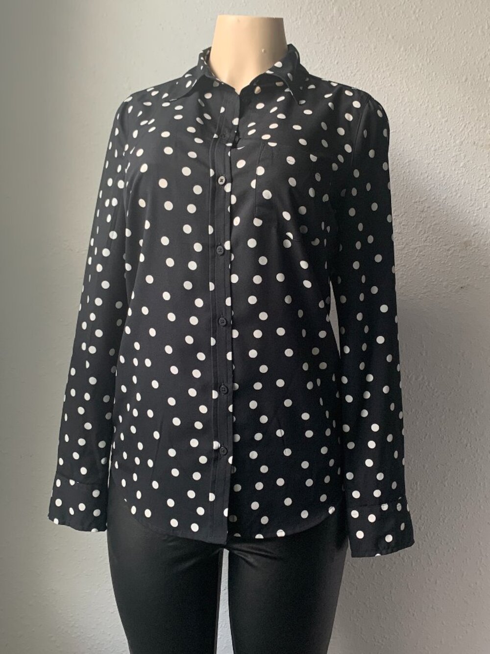 Merona Black White Polka Dot Button Down Shirt Long Sleeve Womens Medium